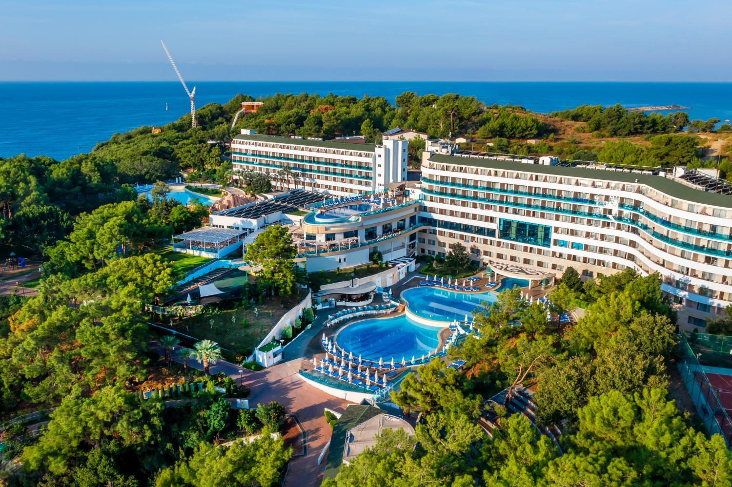 Hotel with all-inclusive - A Good Life Utopia Family Resort