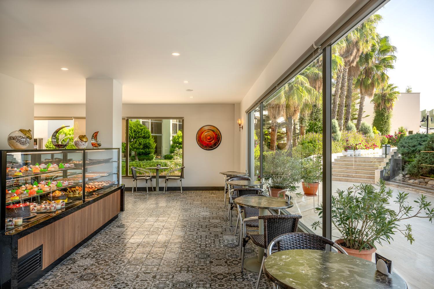 Hotel with all-inclusive - Adora Hotel & Resort