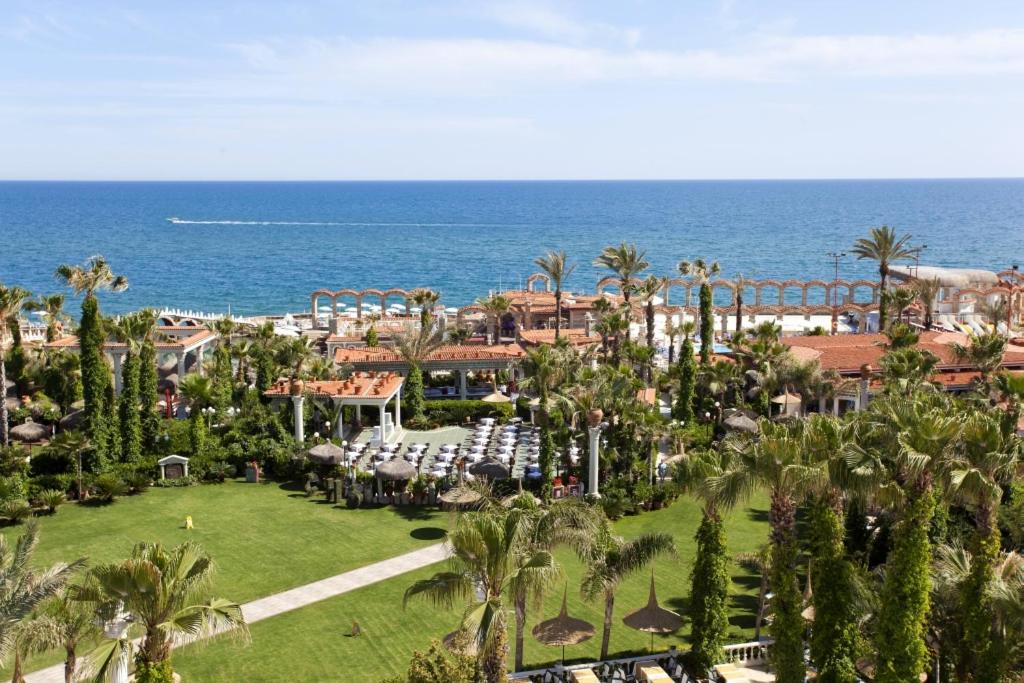 Hotel with all-inclusive - Club Hotel Sera