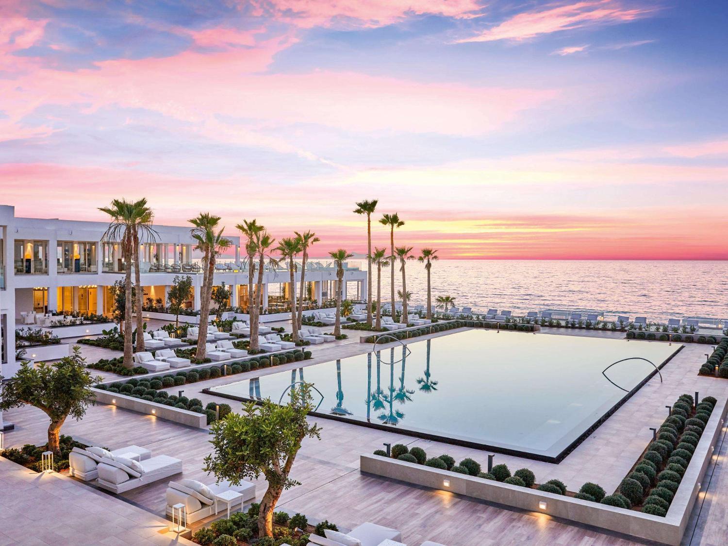 Hotel with all-inclusive - Grecotel LUX.ME White Palace