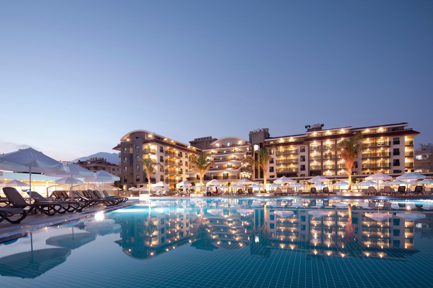 Hotel with all-inclusive - Green Garden Resort & Spa Hotel