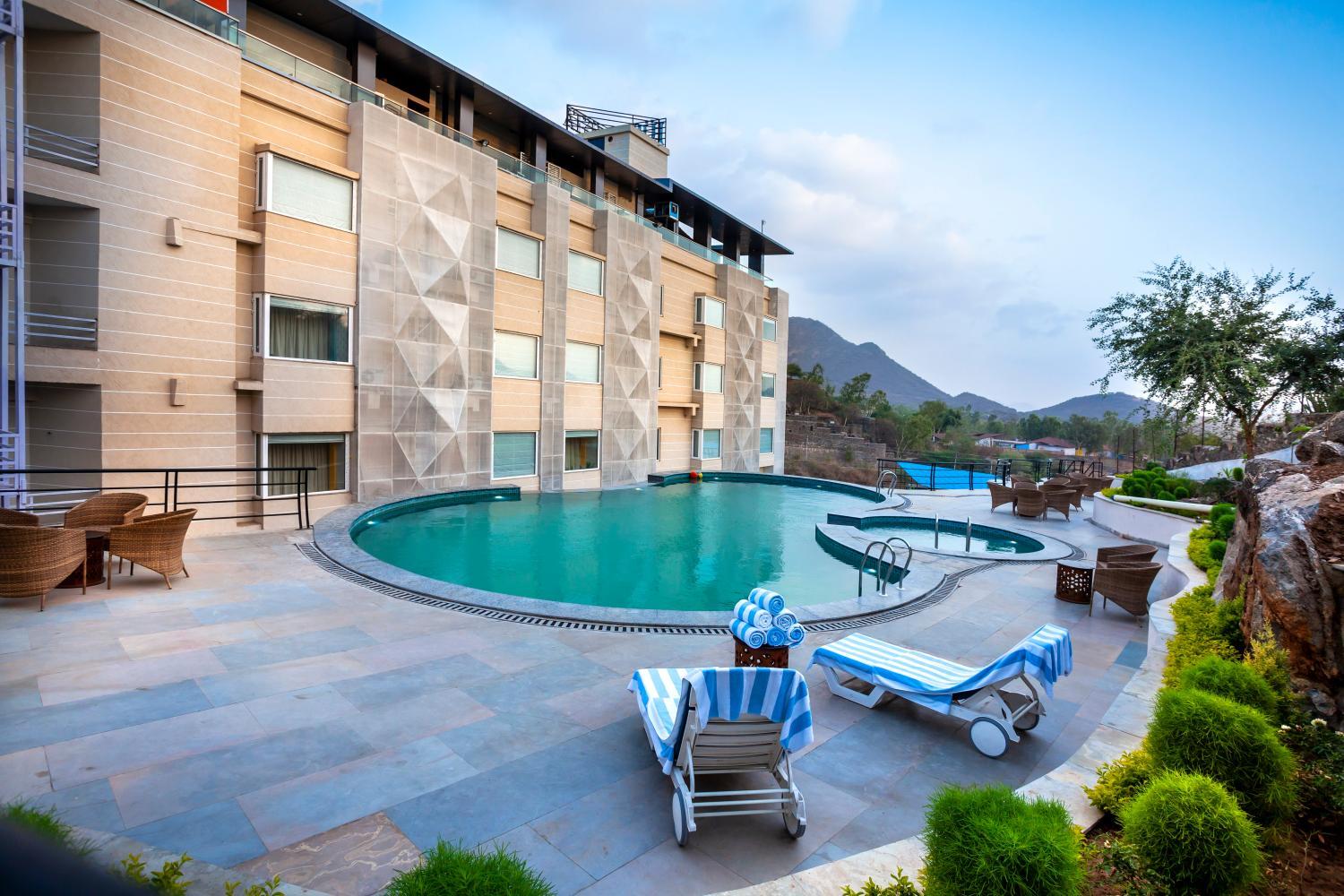 Hotel with all-inclusive - jüSTa Sajjangarh Resort & Spa, Udaipur