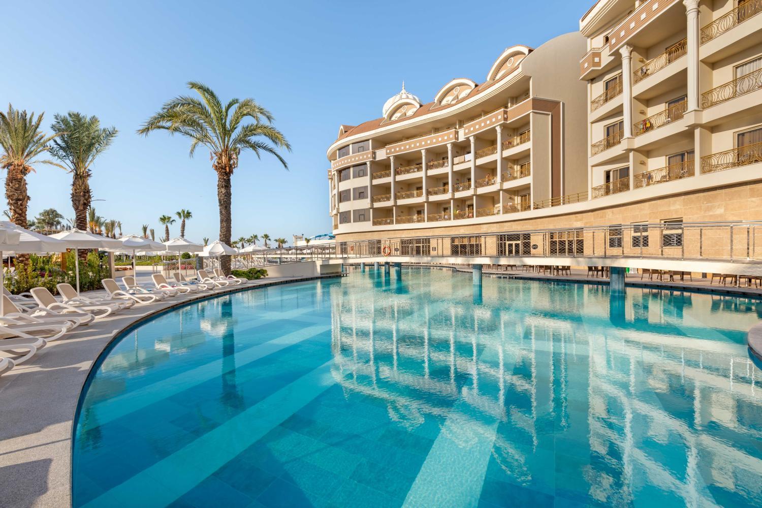 Hotel with all-inclusive - Kirman Belazur Resort & Spa