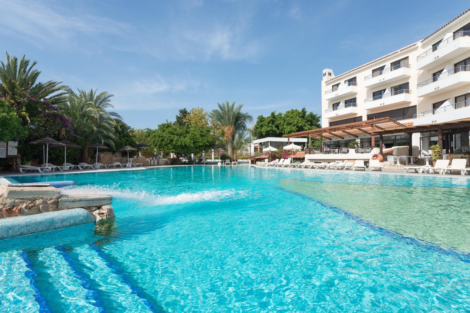 Hotel with all-inclusive - Paphos Gardens Holiday Resort