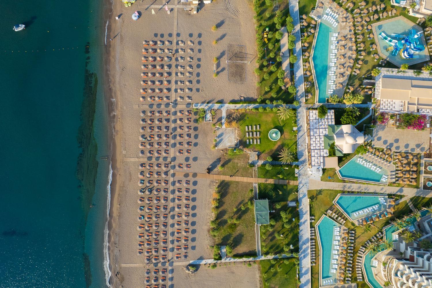 Hotel with all-inclusive - Pegasos Deluxe Beach Hotel