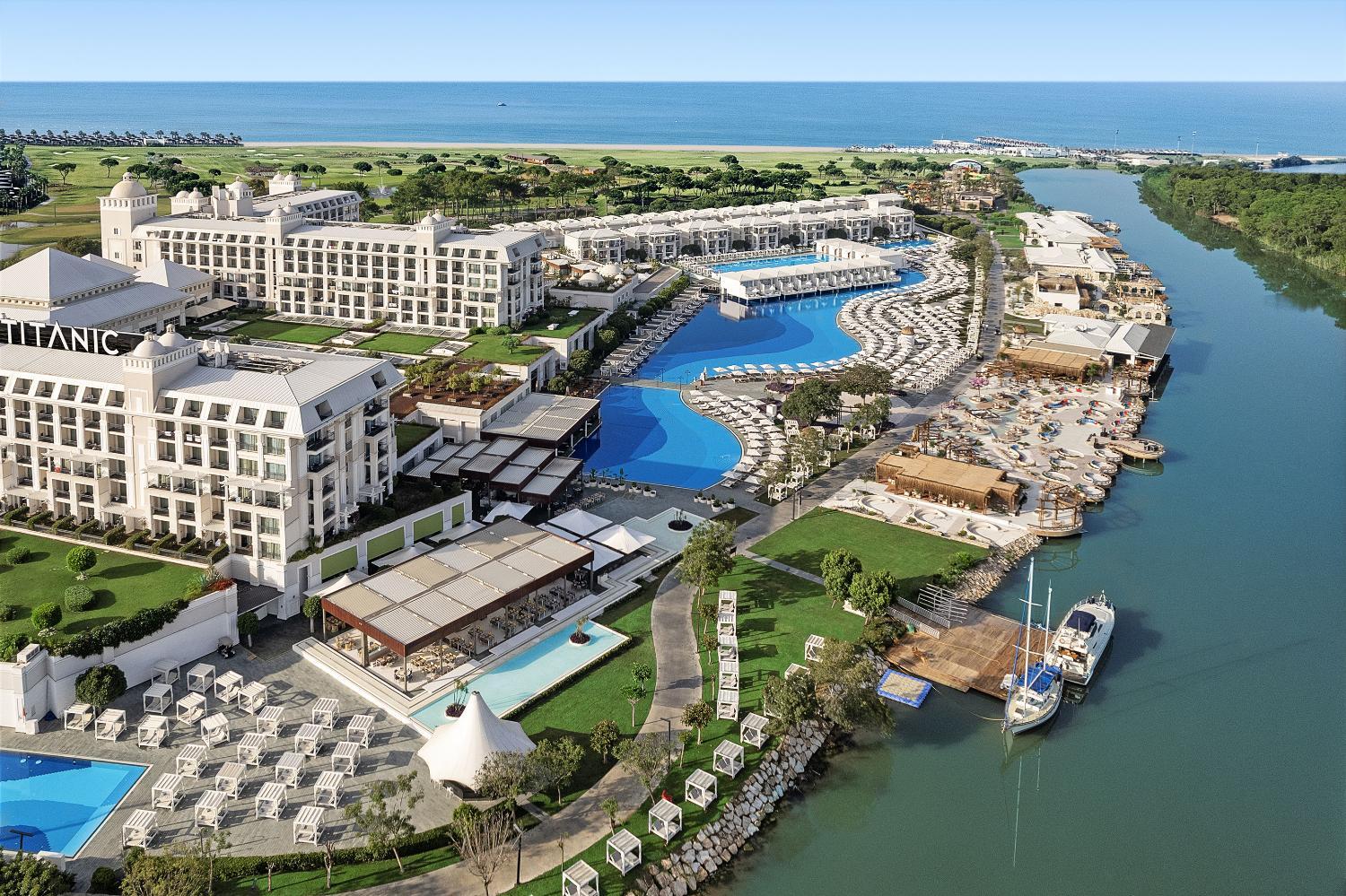 Hotel with all-inclusive - Titanic Deluxe Golf Belek