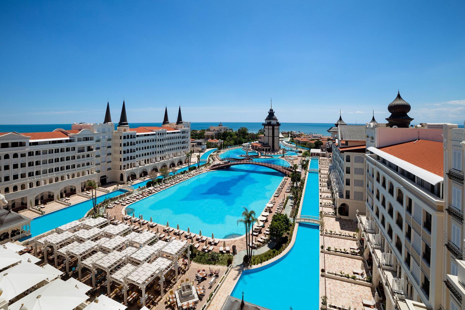 Hotel with all-inclusive - Titanic Mardan Palace