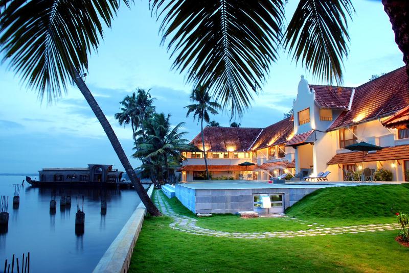 Hotel for Adults only - Lemon Tree Vembanad Lake Resort, Kerala
