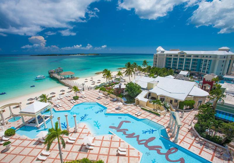 Hotel for Adults only - Sandals Royal Bahamian All Inclusive - Couples Only